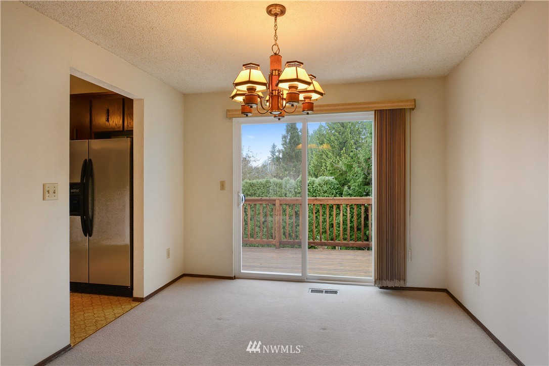 315 214th Street Southwest Bothell, WA 98021 - Photo 4 of 20
