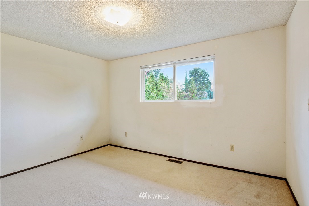 315 214th Street Southwest Bothell, WA 98021 - Photo 7 of 20