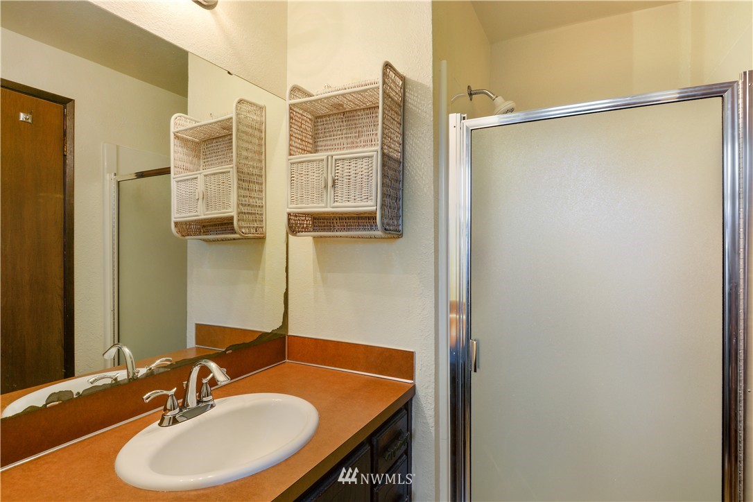 315 214th Street Southwest Bothell, WA 98021 - Photo 8 of 20