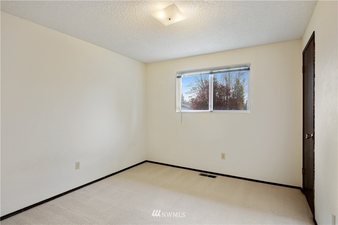 315 214th Street Southwest Bothell, WA 98021 - Photo 9 of 20