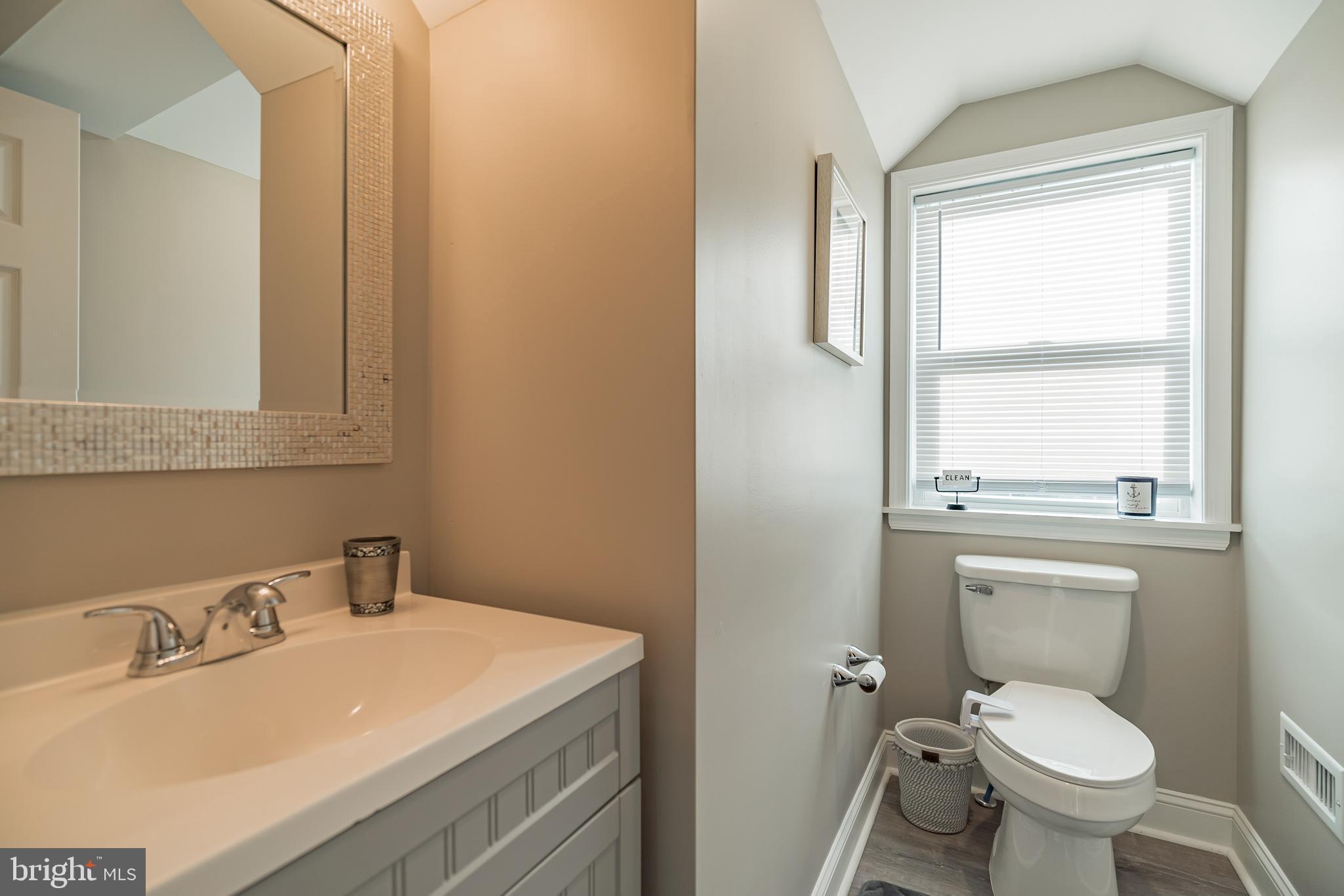502 Coursey Road Oreland, PA 19075 - Photo 22 of 32 Bathroom, 2nd floor