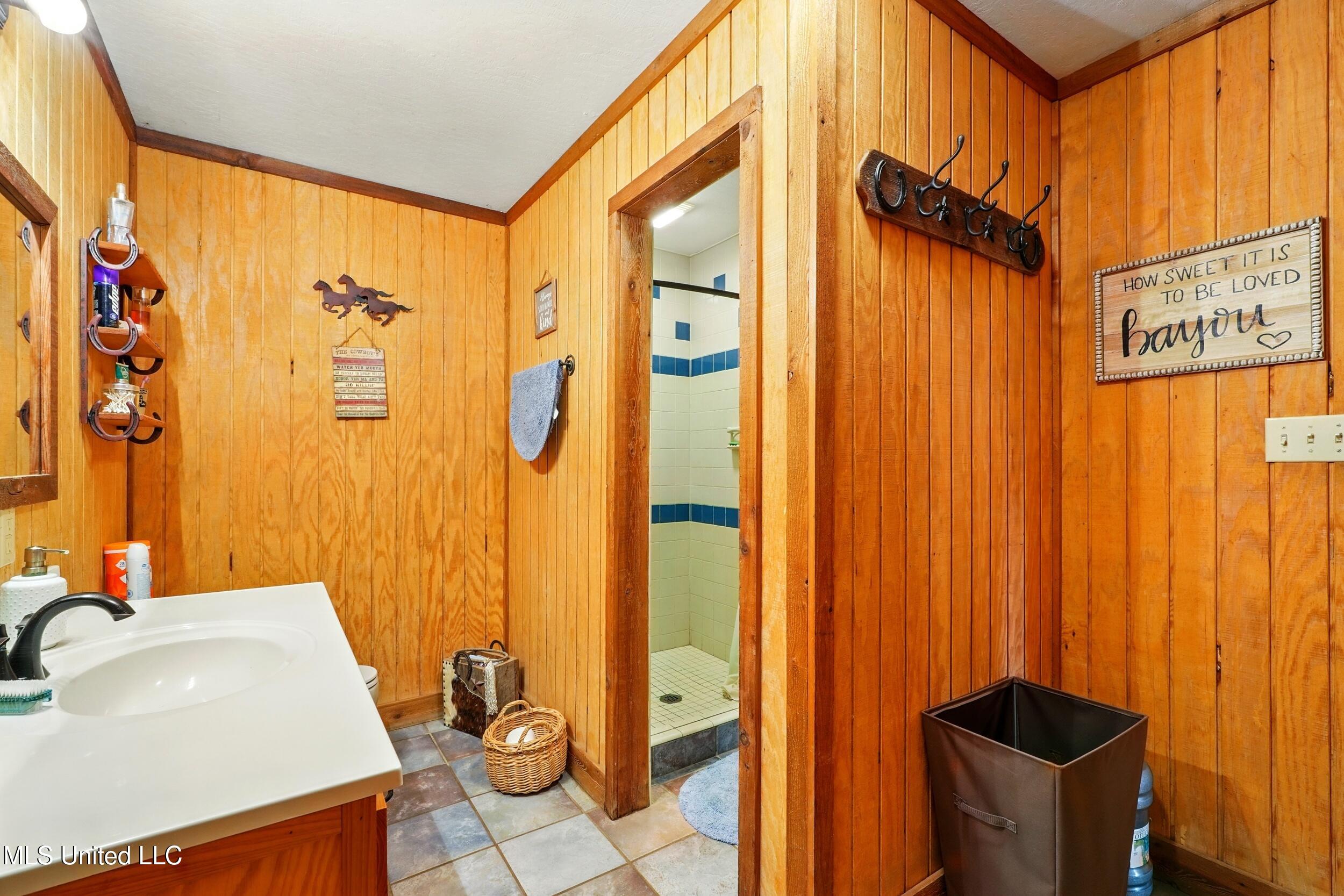 406 Thomas School Road Lumberton, MS 39455 - Photo 27 of 38 house bath 1