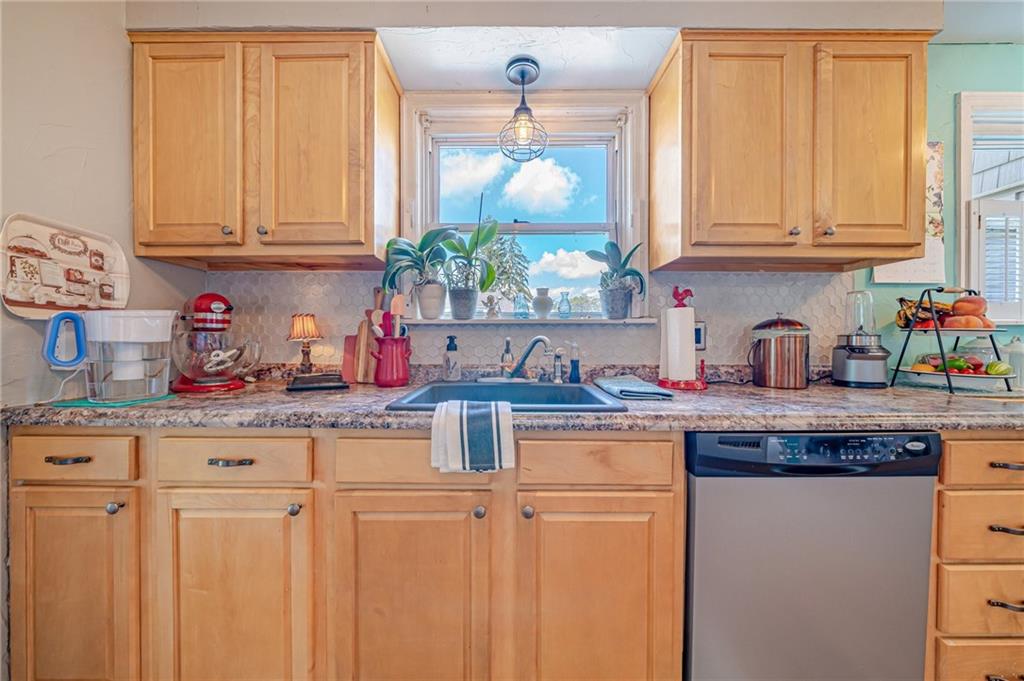 301 Pine Hollow Road Trafford, PA 15085 - Photo 4 of 28 Gallery Image 4