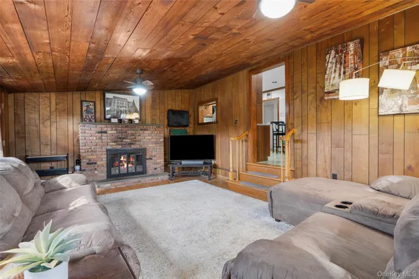 $475,000 | 11 Gale Drive, Poughkeepsie, NY 12603