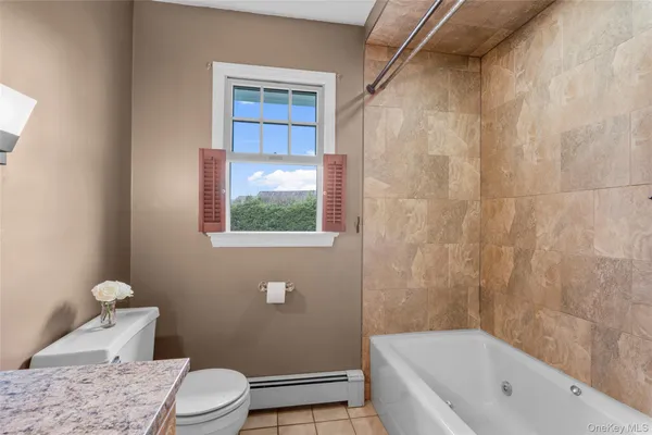 $475,000 | 11 Gale Drive, Poughkeepsie, NY 12603