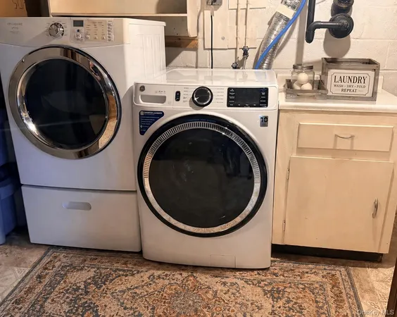 $475,000 | 11 Gale Drive, Poughkeepsie, NY 12603