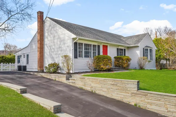 $475,000 | 11 Gale Drive, Poughkeepsie, NY 12603