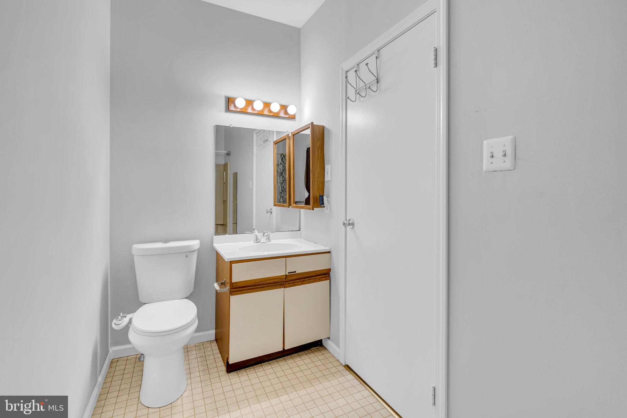 19 Summit Court Marlton, NJ 08053 - Photo 12 of 24 Primary Bathroom