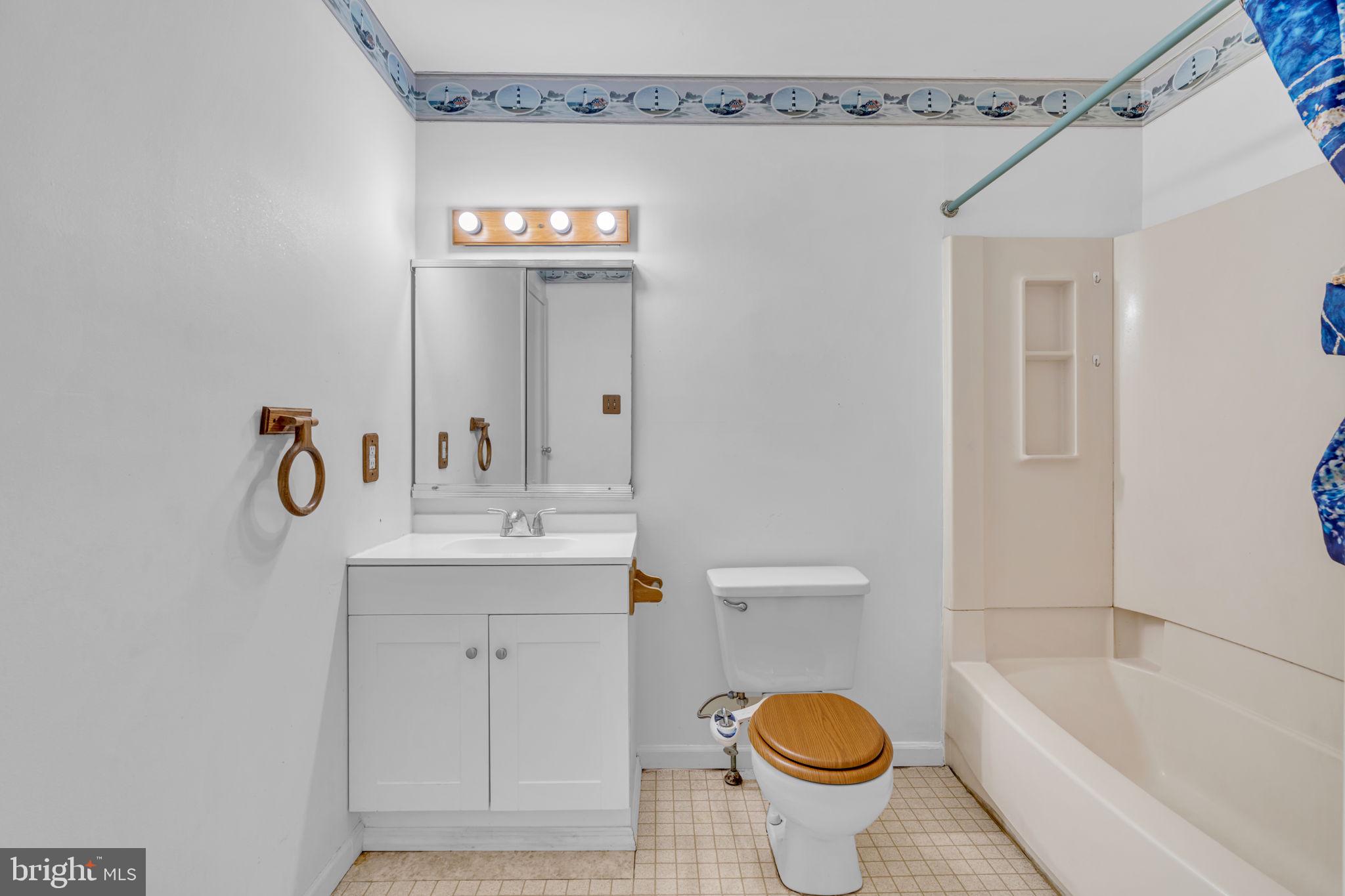 19 Summit Court Marlton, NJ 08053 - Photo 22 of 24 Main Full Bathroom