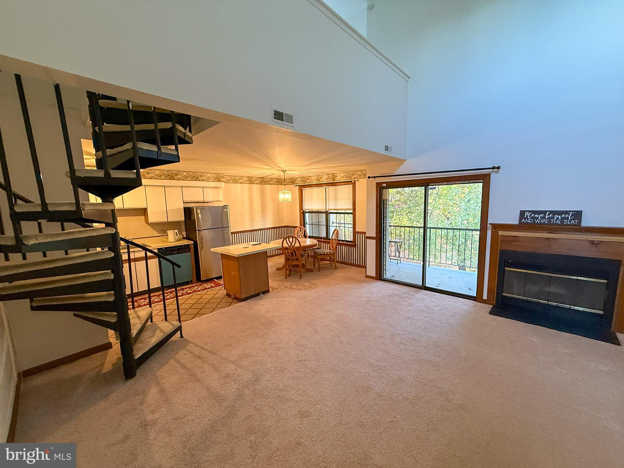 19 Summit Court Marlton, NJ 08053 - Photo 3 of 24 Living Room