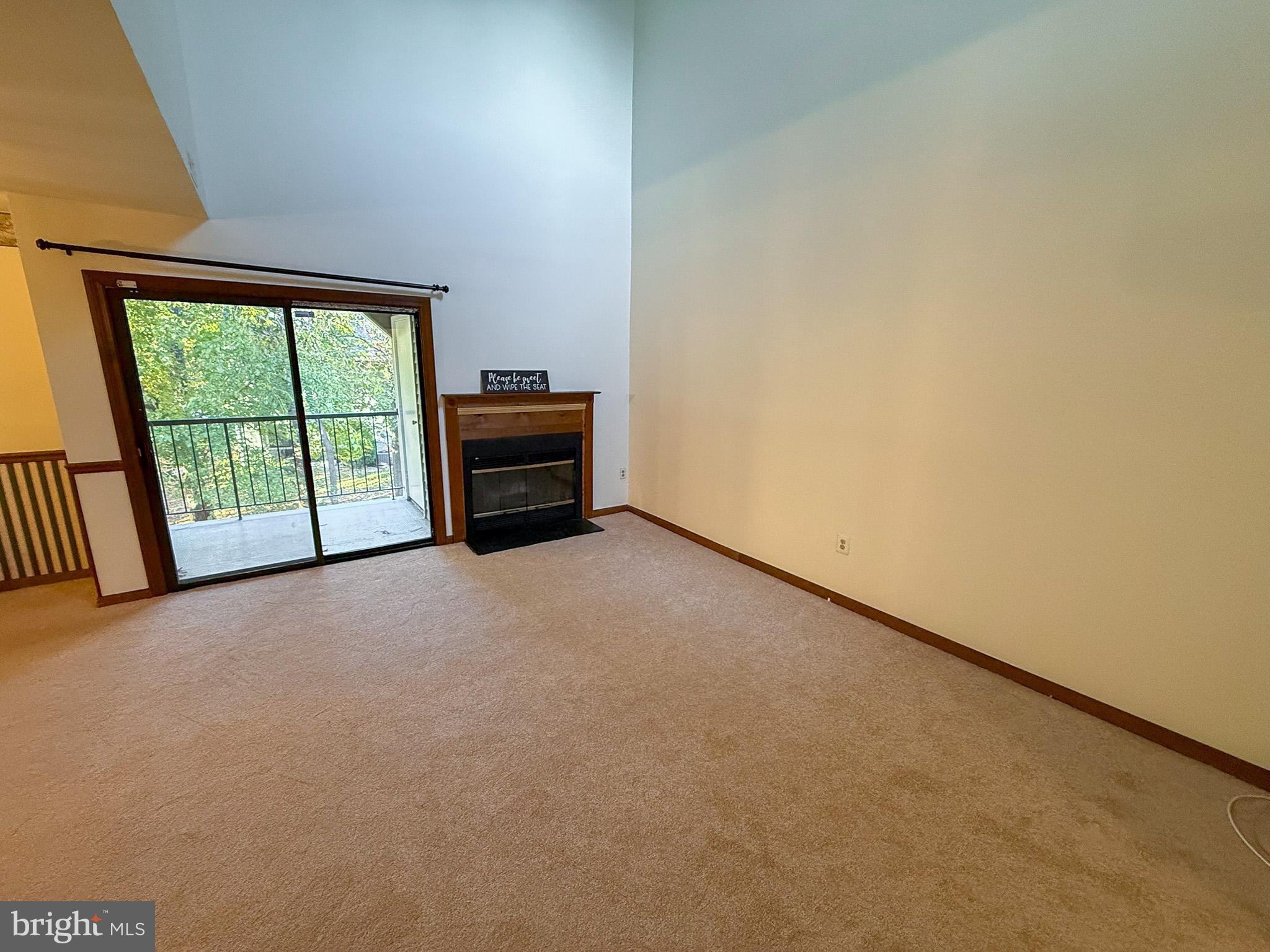 19 Summit Court Marlton, NJ 08053 - Photo 6 of 24 Living Room
