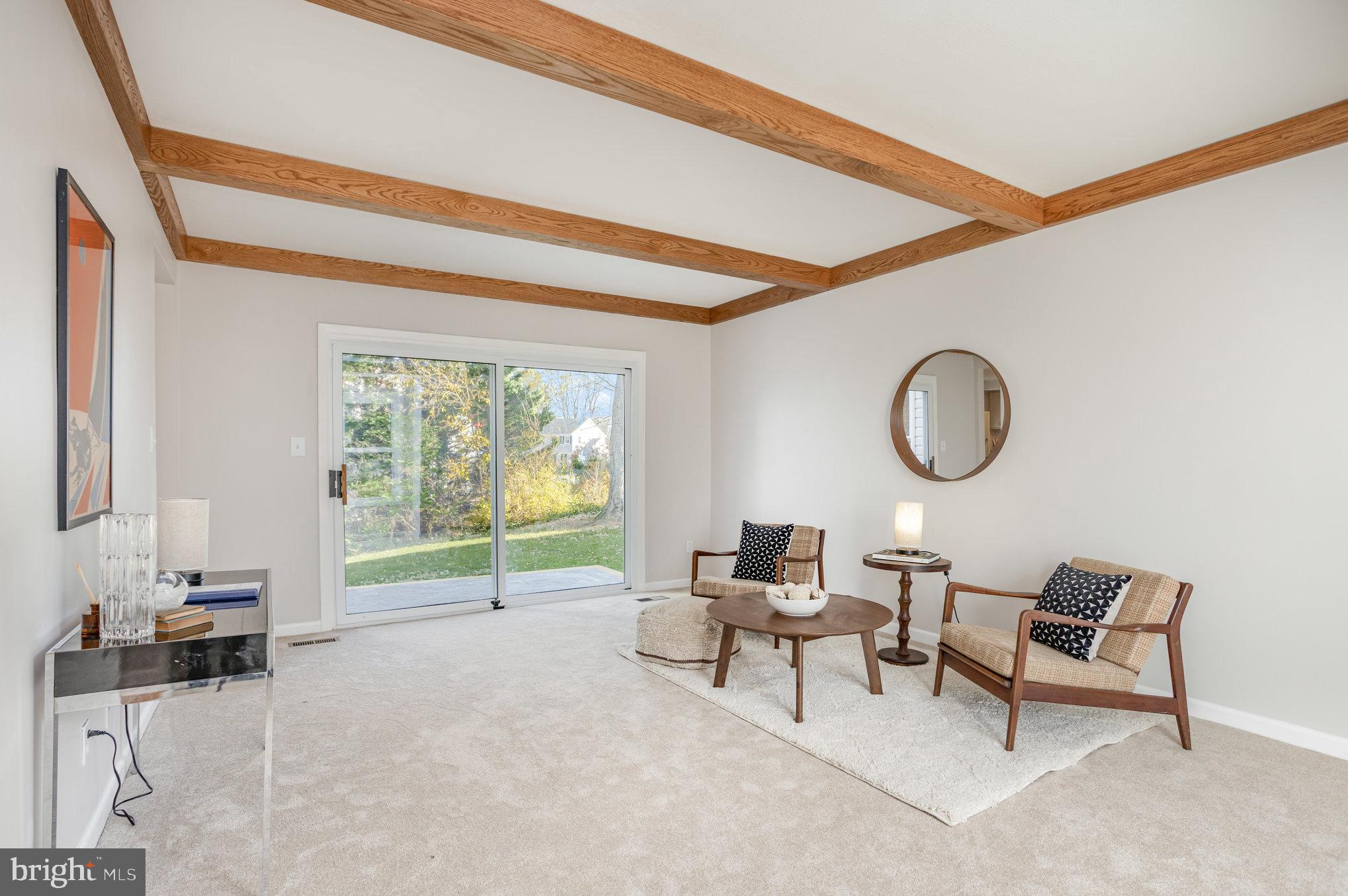 10509 Longbranch Road Cockeysville, MD 21030 - Photo 15 of 38 a living room with furniture