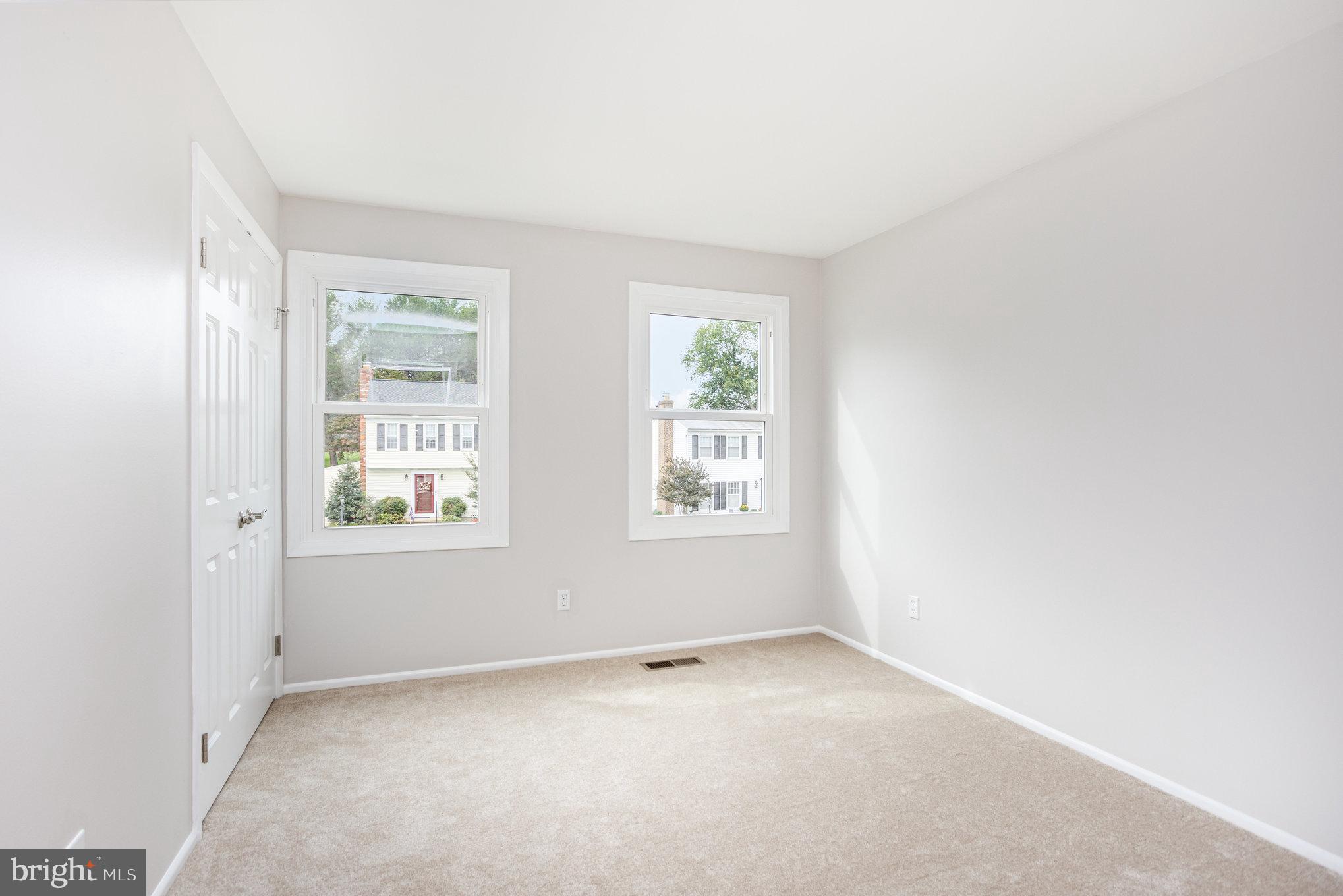 10509 Longbranch Road Cockeysville, MD 21030 - Photo 24 of 38 an empty room with windows