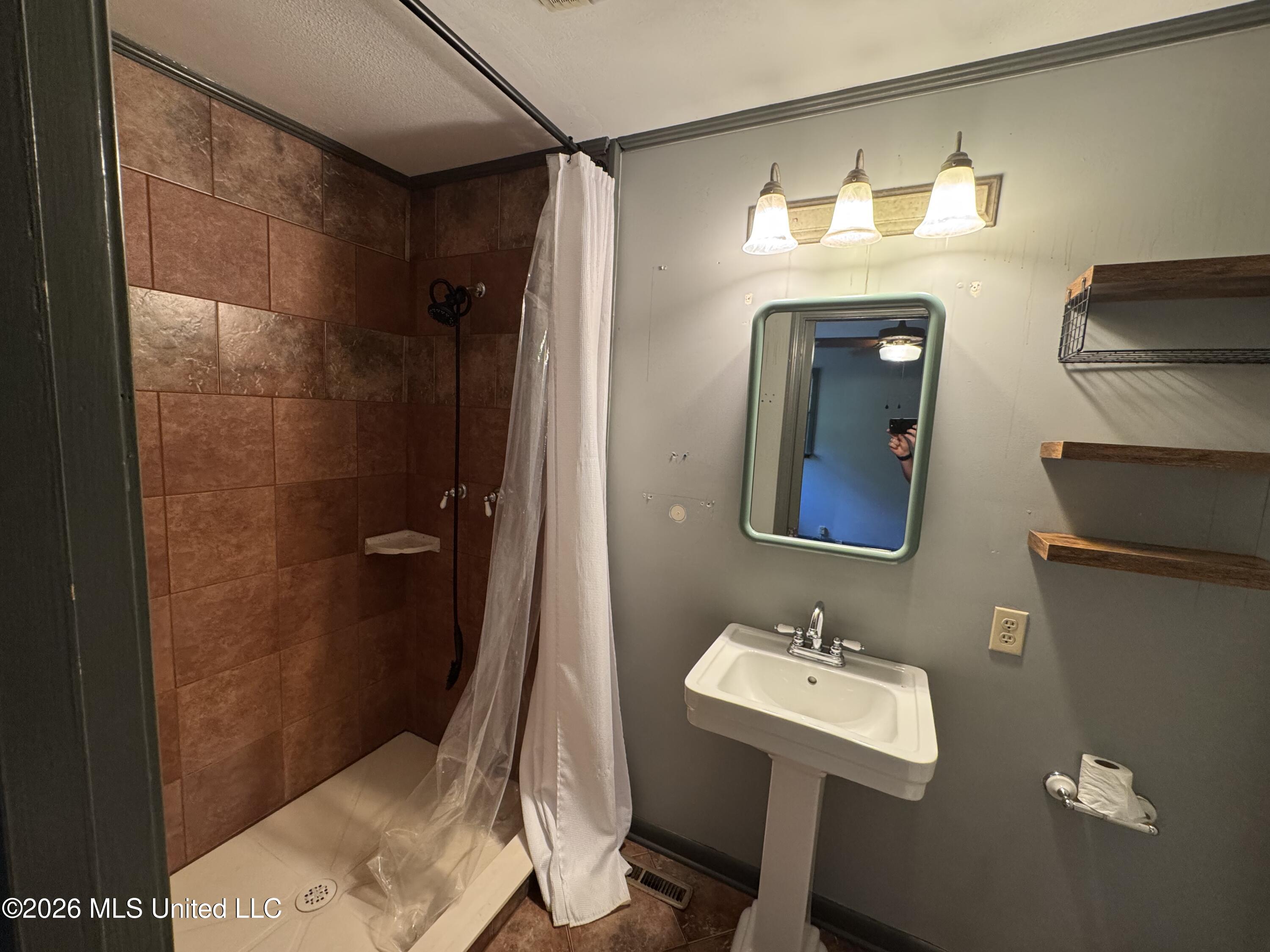 504 Becker Street Brookhaven, MS 39601 - Photo 21 of 34 IMG_3057