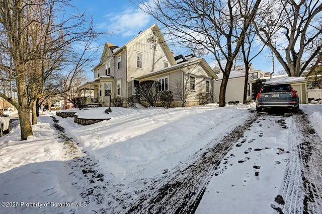 $299,900 | 902 Columbia Street, Scranton, PA 18509