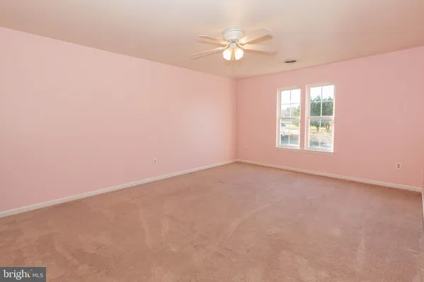 a view of livingroom with furniture