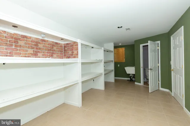 a view of a garage room