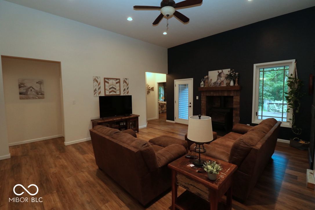 355 East Johnson Bridge Road Williamsport, IN 47993 - Photo 9 of 71