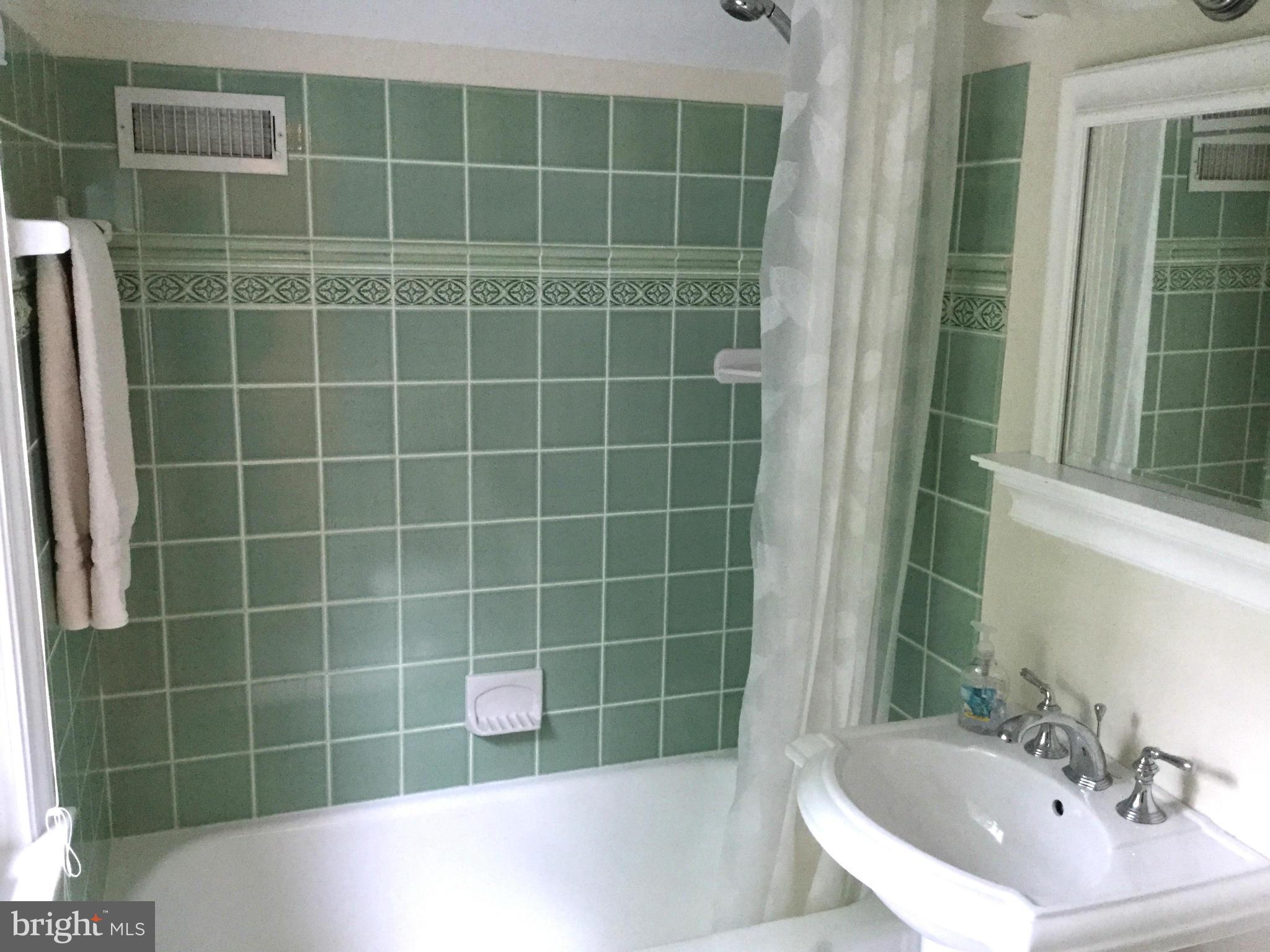 6112 Wynnwood Road Bethesda, MD 20816 - Photo 21 of 28 Bath in upstairs Hall