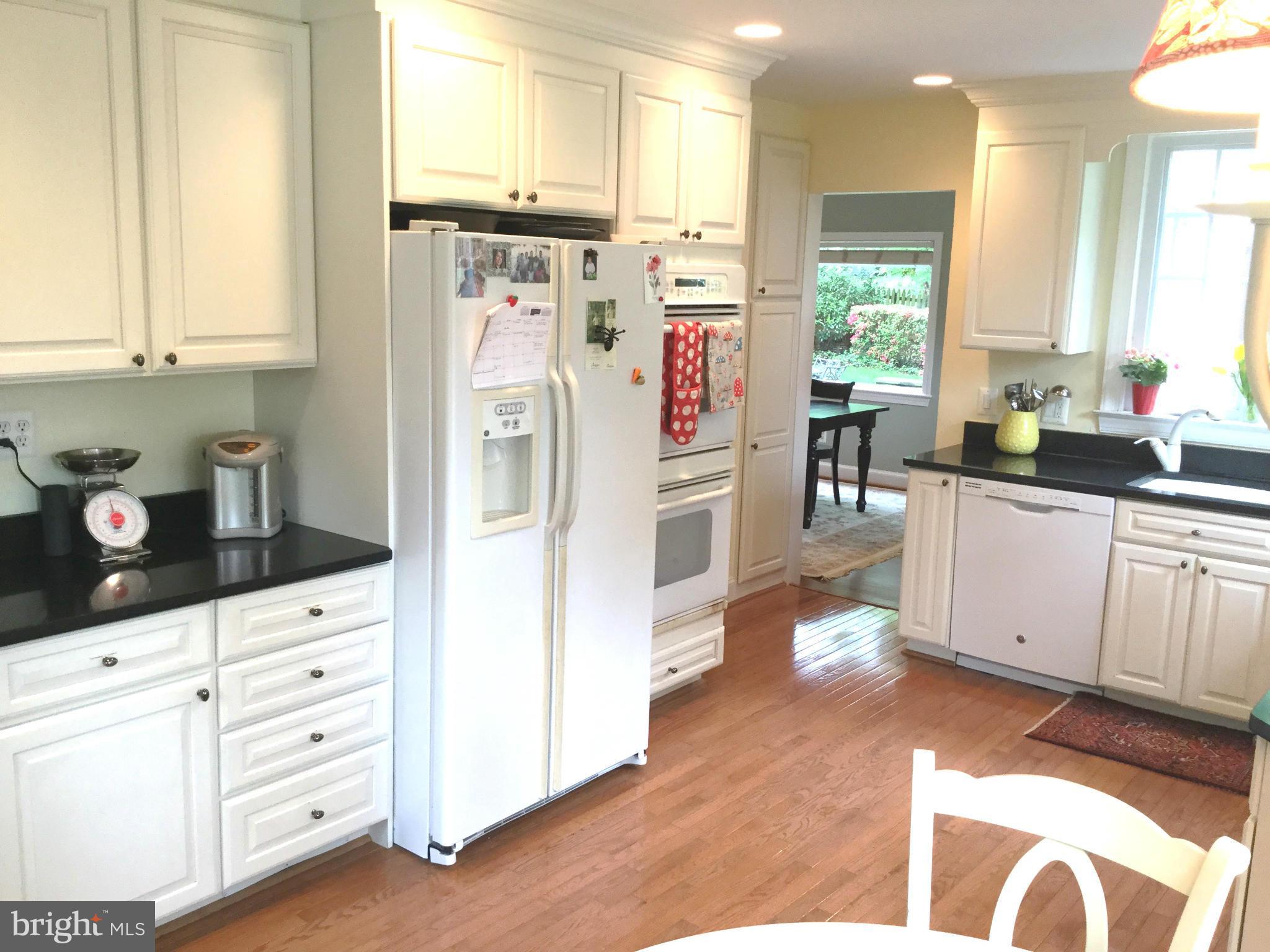 6112 Wynnwood Road Bethesda, MD 20816 - Photo 4 of 28 Kitchen