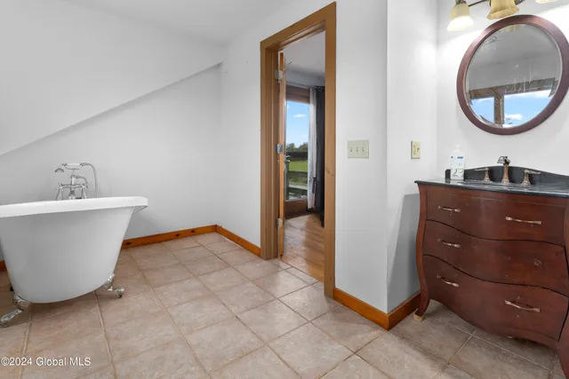 $500,000 | 1014 County Route 17, Fort Ann, NY 12827