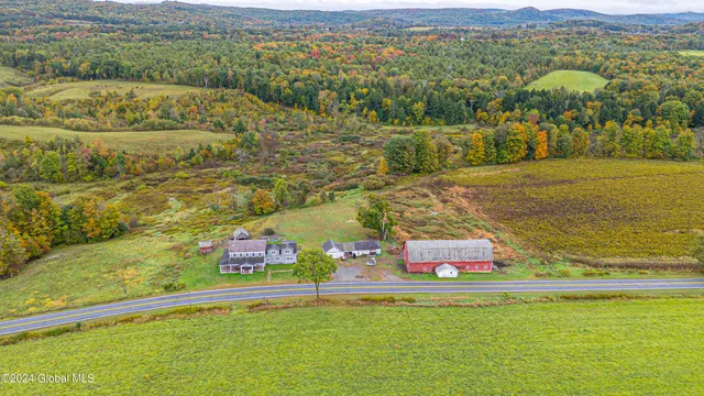 $500,000 | 1014 County Route 17, Fort Ann, NY 12827