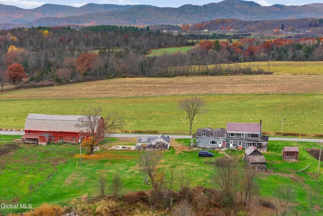 $500,000 | 1014 County Route 17, Fort Ann, NY 12827