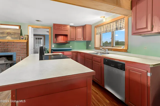 $500,000 | 1014 County Route 17, Fort Ann, NY 12827