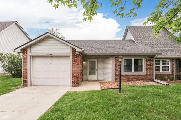 $179,900 | 1136 Paradise Way, Unit A, Greenwood, IN 46143