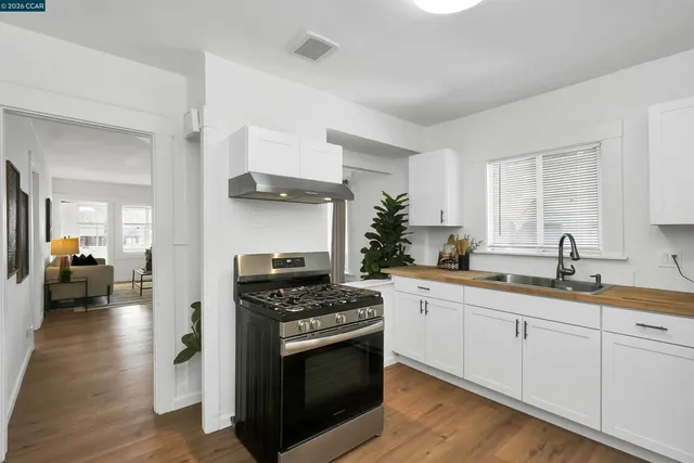 $699,999 | 2596 MacArthur Boulevard, Oakland, CA 94602