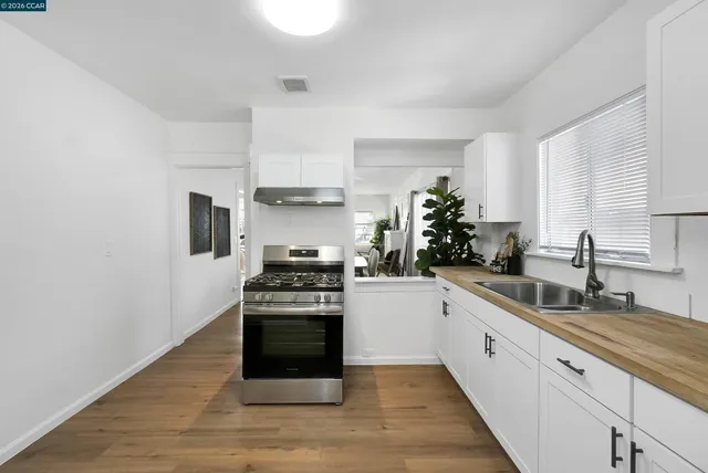 $699,999 | 2596 MacArthur Boulevard, Oakland, CA 94602