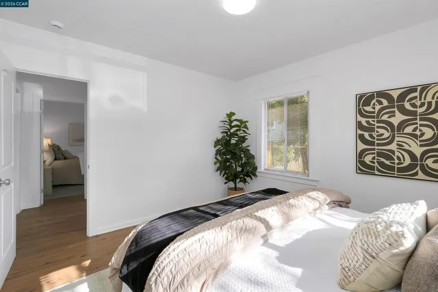 $699,999 | 2596 MacArthur Boulevard, Oakland, CA 94602