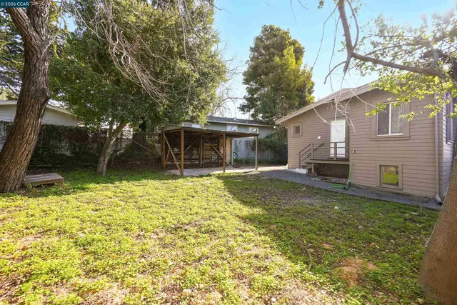 $699,999 | 2596 MacArthur Boulevard, Oakland, CA 94602