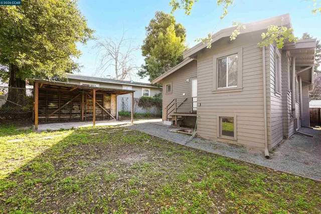 $699,999 | 2596 MacArthur Boulevard, Oakland, CA 94602