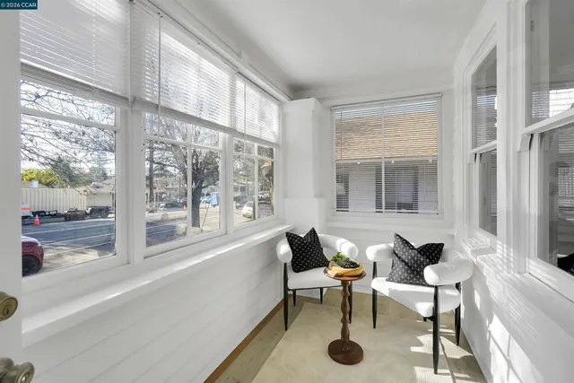 $699,999 | 2596 MacArthur Boulevard, Oakland, CA 94602