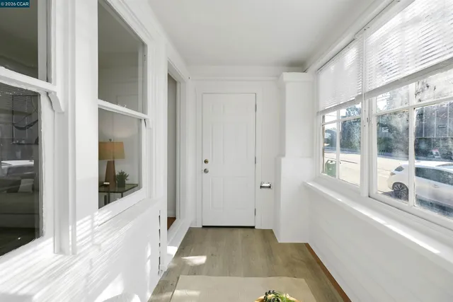 $699,999 | 2596 MacArthur Boulevard, Oakland, CA 94602