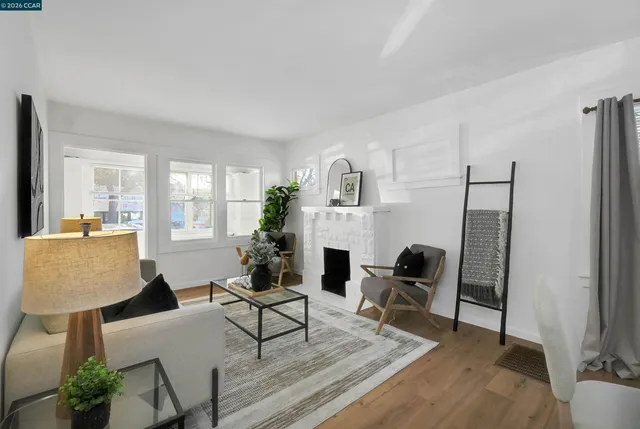 $699,999 | 2596 MacArthur Boulevard, Oakland, CA 94602