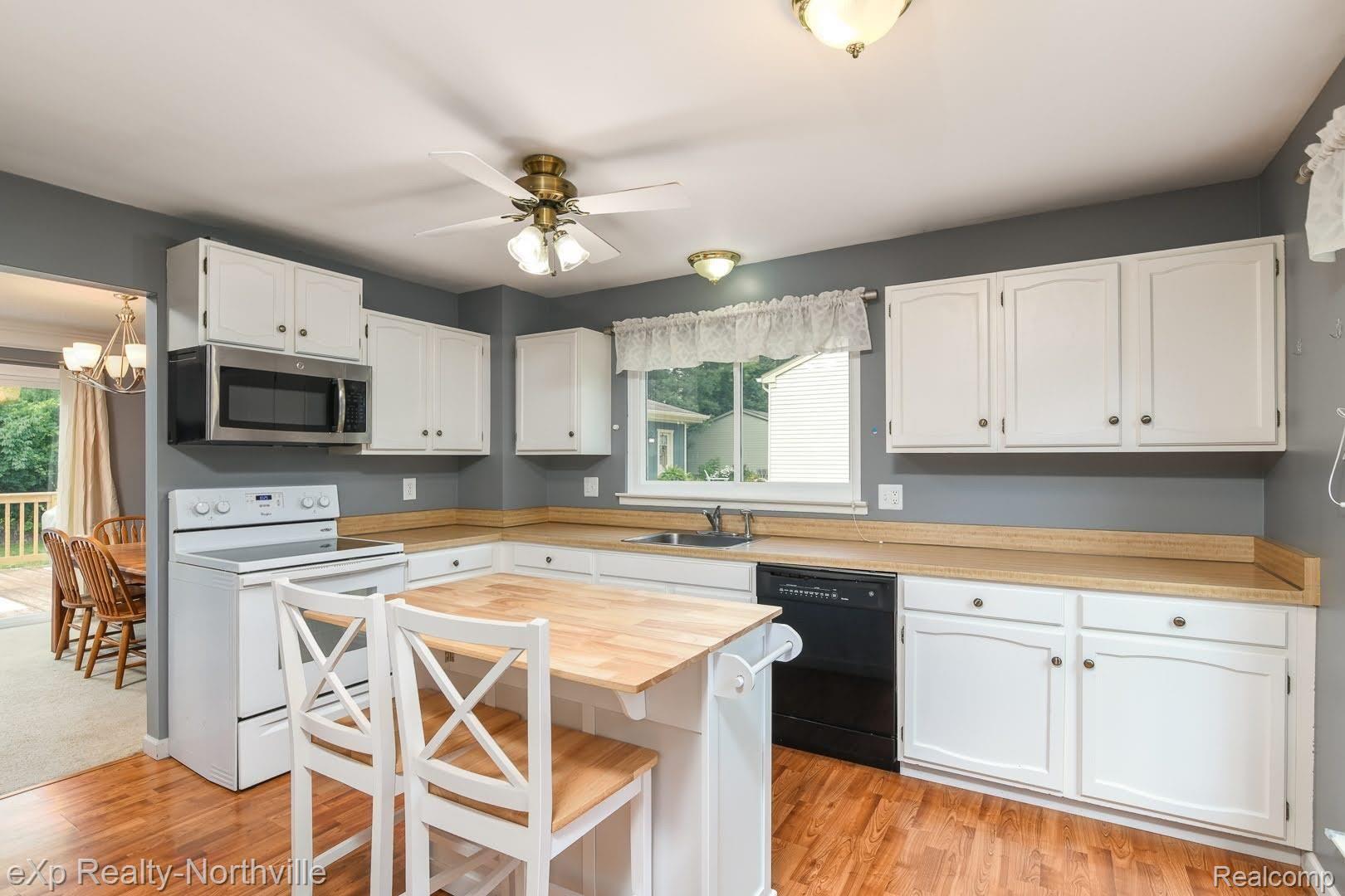 796 Bolinger Street Rochester, MI 48307 - Photo 10 of 33 DSC_6693-Edit.jpg