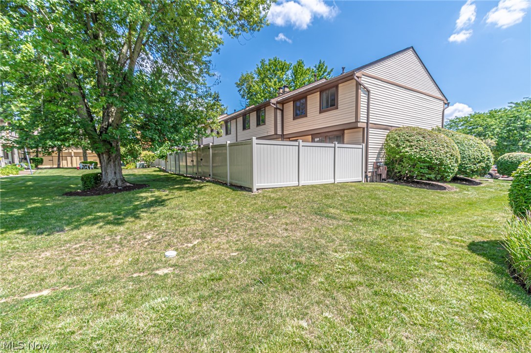 974 Hampton Ridge Drive, Unit F Akron, OH 44313 - Photo 4 of 24 Gallery Image 4