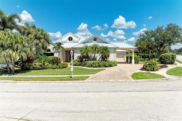 $949,000 | 202 Americas Cup Boulevard, Bradenton, FL 34208