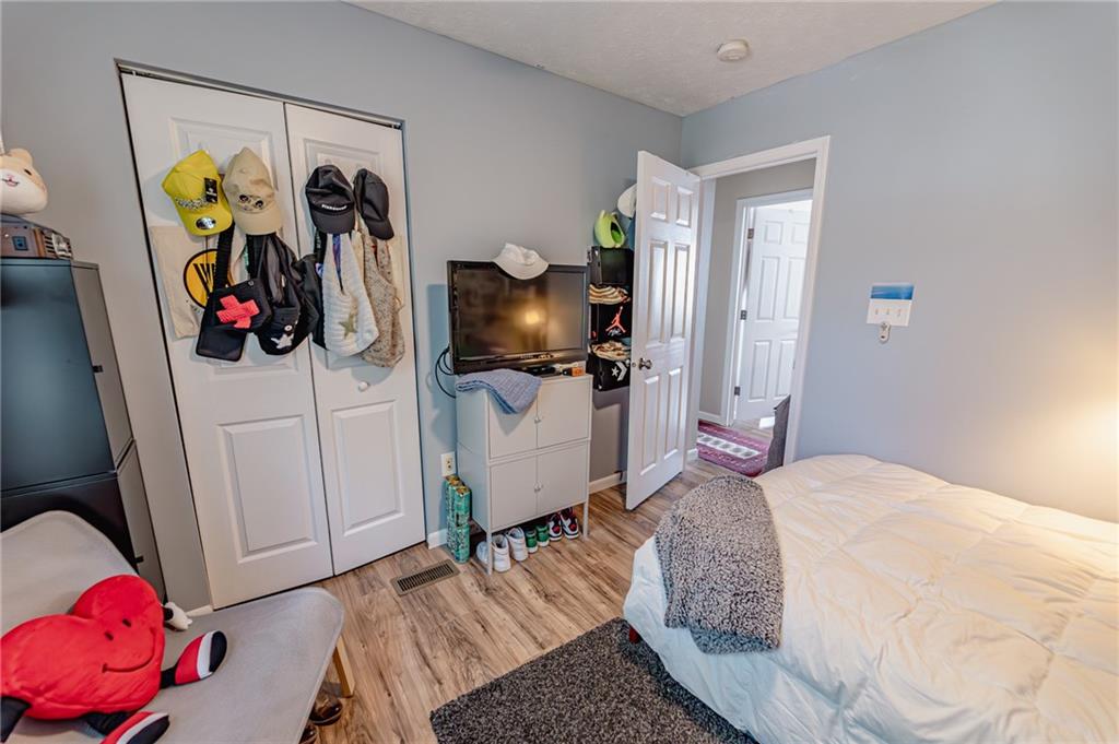 120 Lockheed Drive Coraopolis, PA 15108 - Photo 19 of 31 a bedroom with a bed and a window