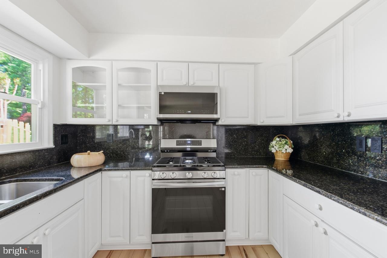 7100 Counter Place Burke, VA 22015 - Photo 6 of 54 Gallery Image 6