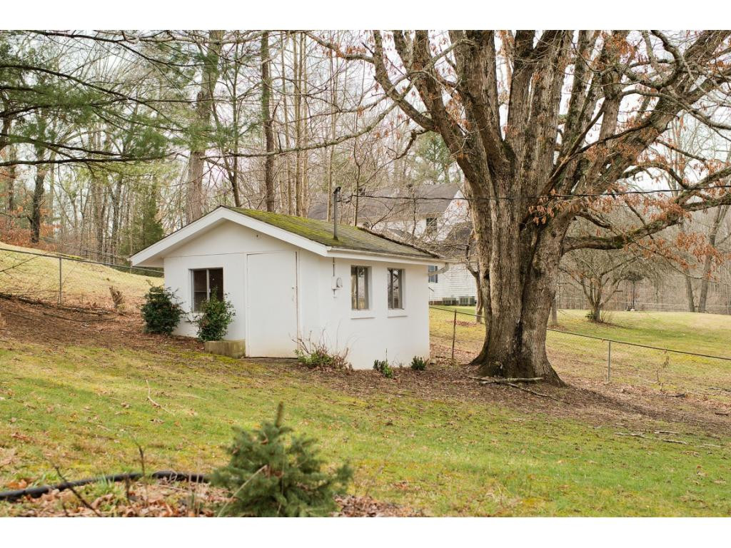 15082 Wilderness Road Bristol, VA 24202 - Photo 3 of 11 Photo 3