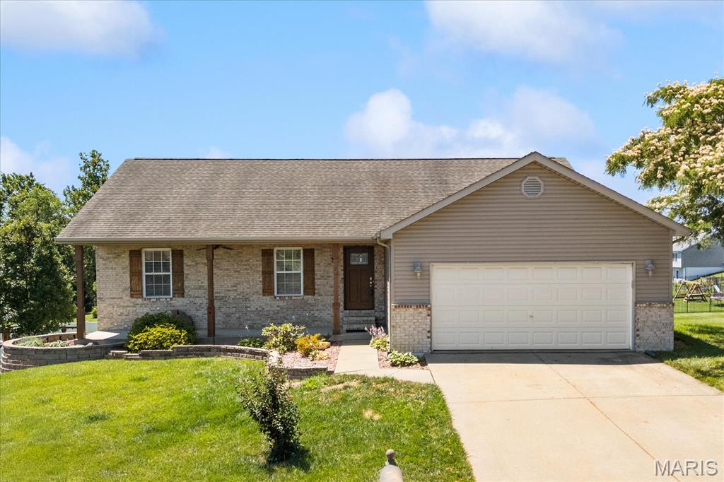 810 Victorian Avenue Waterloo, IL 62298 - Photo 2 of 44