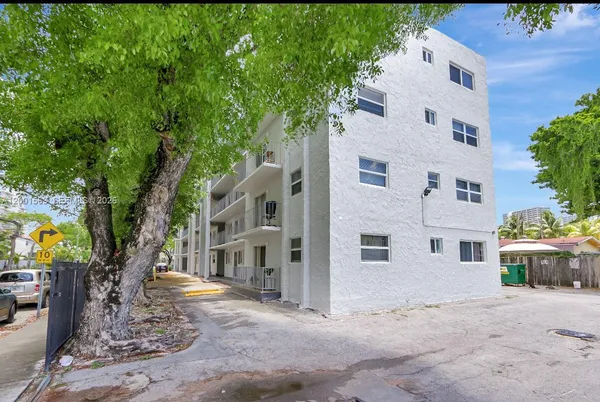 $2,100 | 1111 Northwest 19th Avenue, Unit 403, Miami, FL 33125