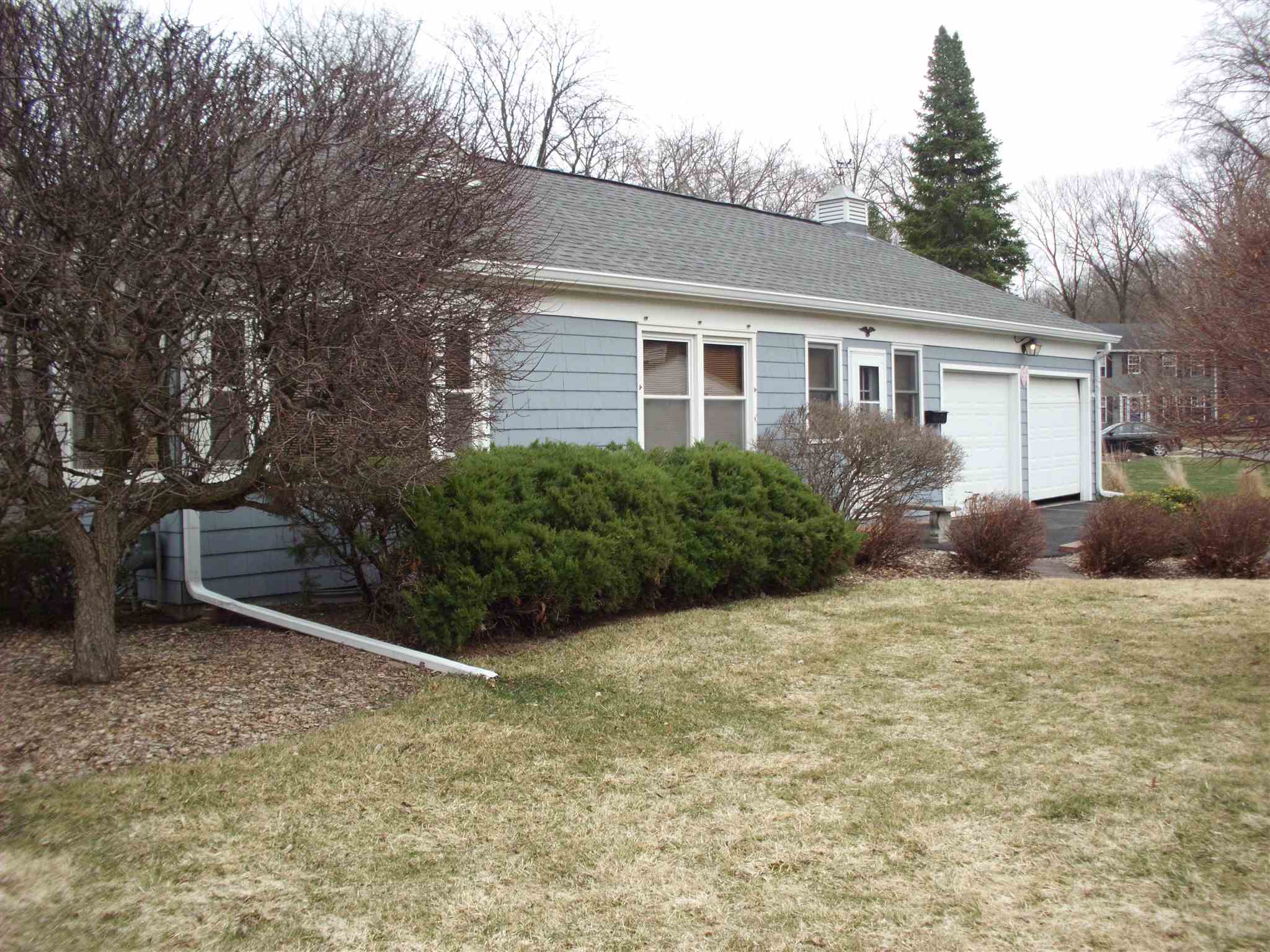 20 Watch Hill Road Rock Island, IL 61201 - Photo 2 of 25 Gallery Image 2