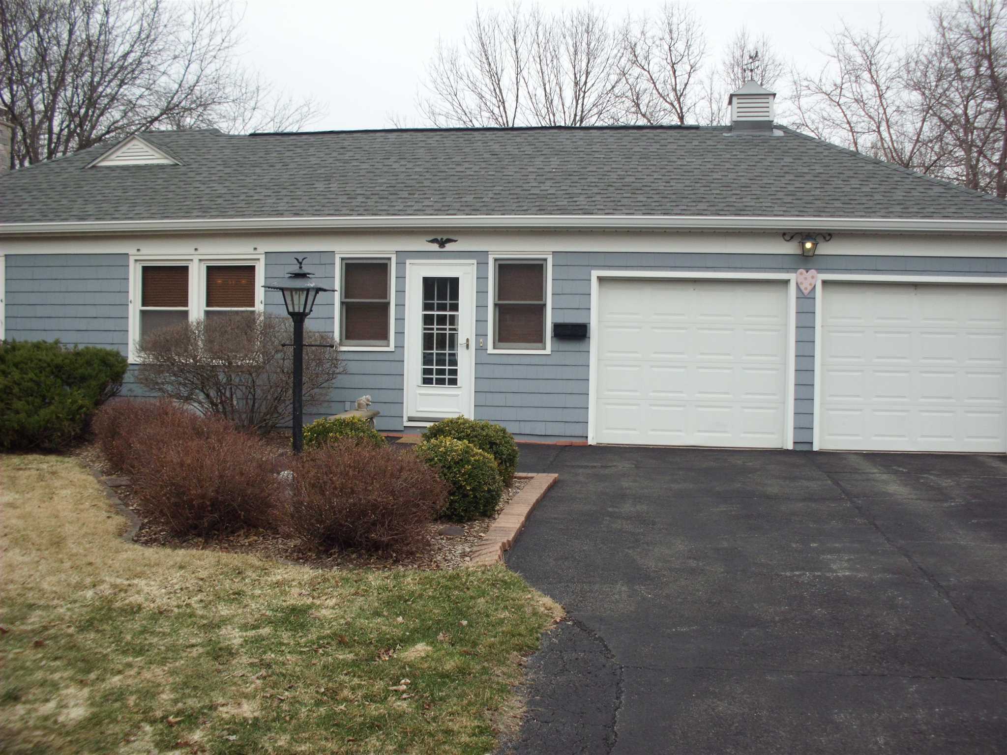 20 Watch Hill Road Rock Island, IL 61201 - Photo 3 of 25 Gallery Image 3
