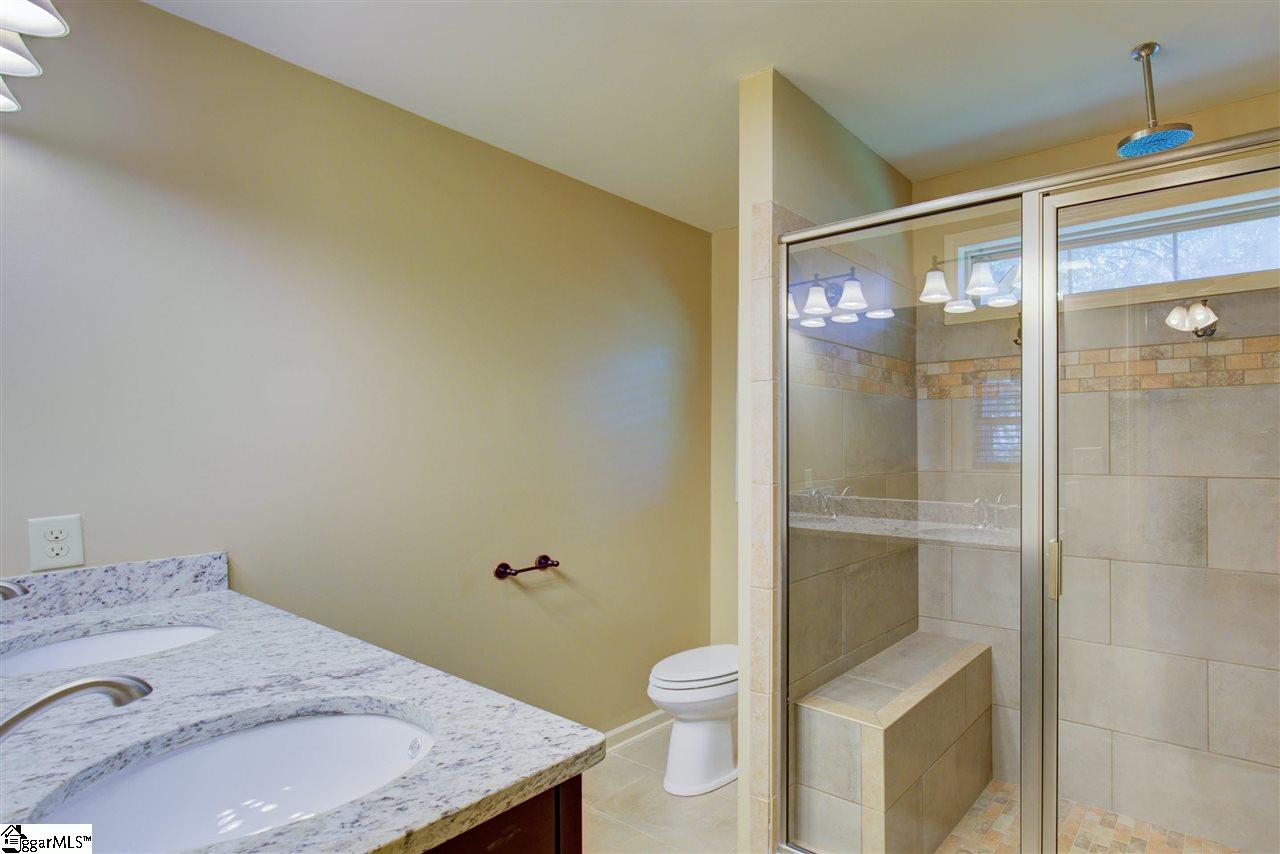 112 Ackley Road Greenville, SC 29607 - Photo 6 of 31