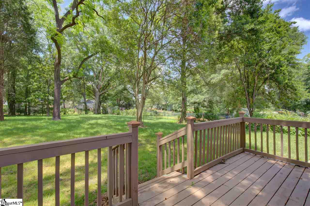 112 Ackley Road Greenville, SC 29607 - Photo 7 of 31