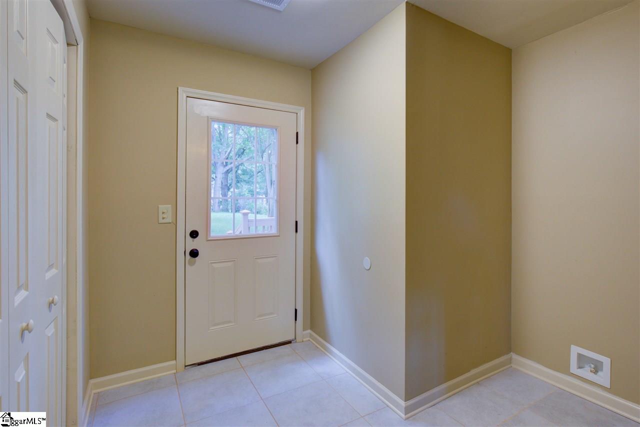 112 Ackley Road Greenville, SC 29607 - Photo 9 of 31